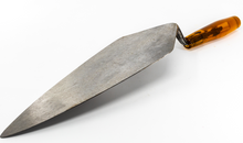 Load image into Gallery viewer, HB8W - 13" NARROW LONDON ROSE TROWEL W/ PLASTIC HANDLE